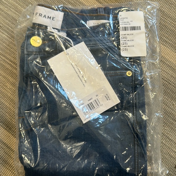 Brand NWT Frame "Le High Skinny" jeans Size 25 - Picture 1 of 6